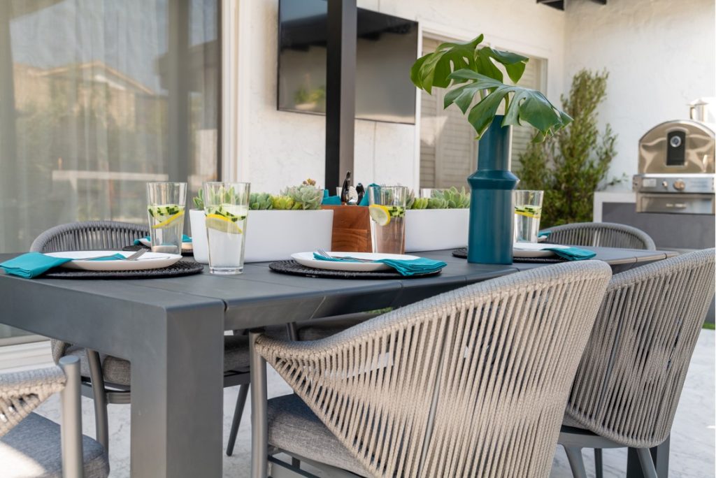 outdoor dining and bbq area